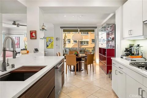 Tiny photo for 1000 E Ocean Blvd #613, Long Beach, CA 90802 (MLS # PW25251894)