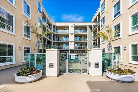Tiny photo for 1000 E Ocean Blvd #613, Long Beach, CA 90802 (MLS # PW25251894)