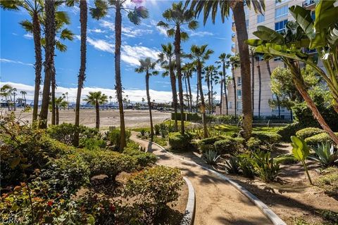 Tiny photo for 1000 E Ocean Blvd #613, Long Beach, CA 90802 (MLS # PW25251894)
