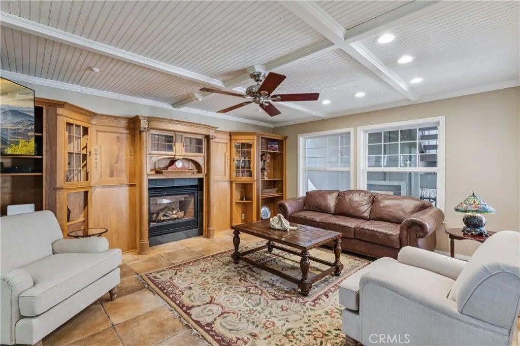 Photo of 234 Crest Cir, Lake Arrowhead, CA 92352 (MLS # IG26107040)