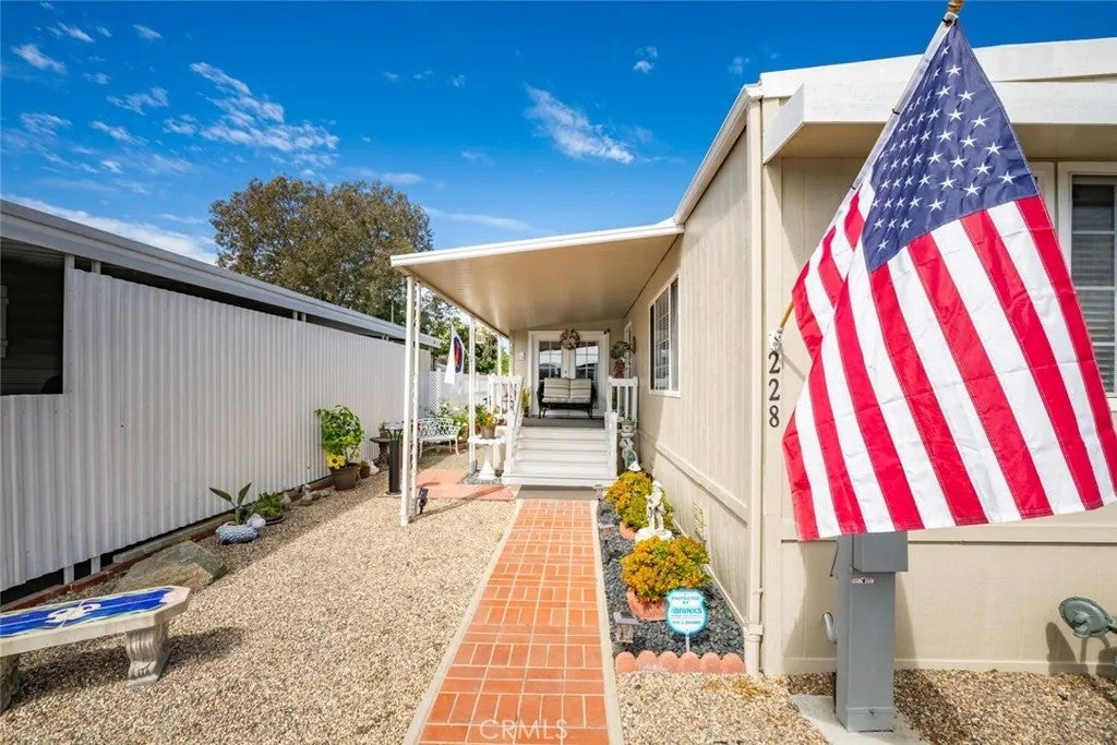 16222 Monterey 228