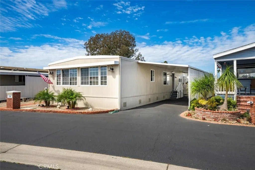 16222 Monterey 228