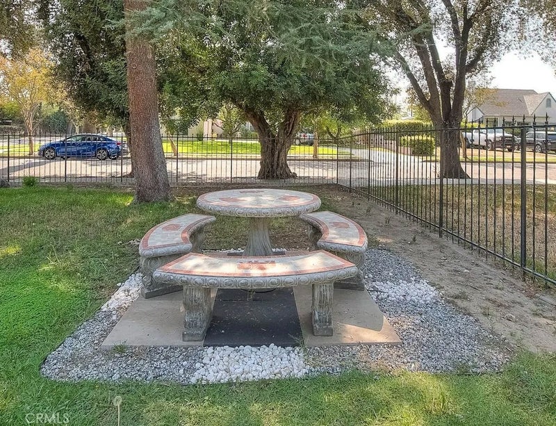 2803 Ladera Road