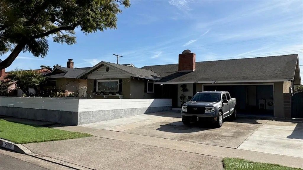 Photo of 5410 W Davit Avenue, Santa Ana, CA 92704 (MLS # TR26019099)