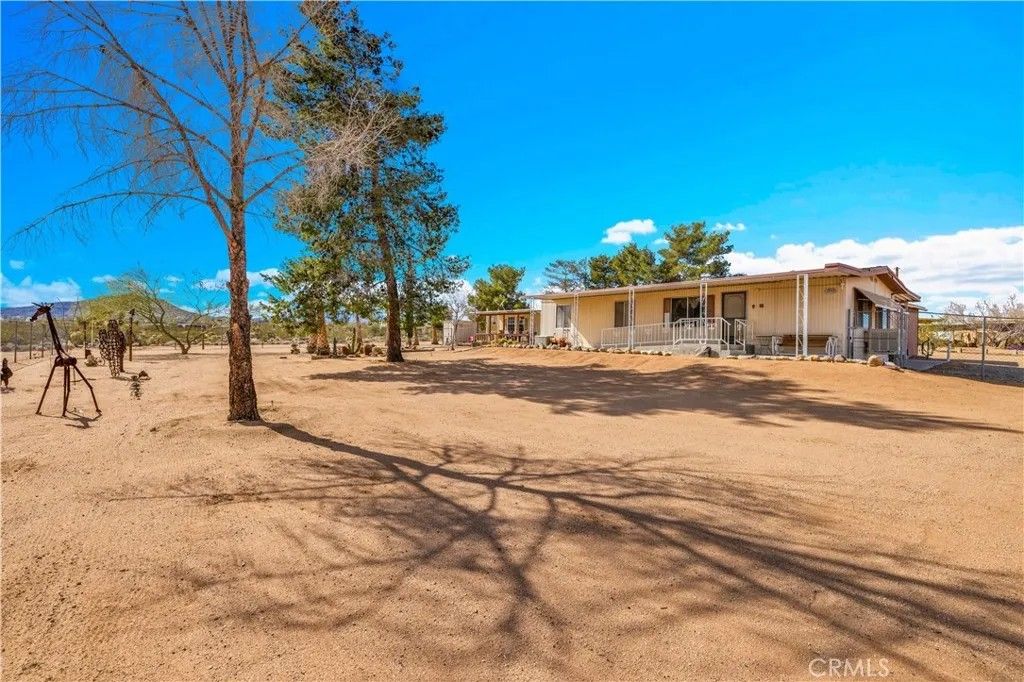 Photo of 3040 Colabgo Dr, Joshua Tree, CA 92252 (MLS # JT26049430)