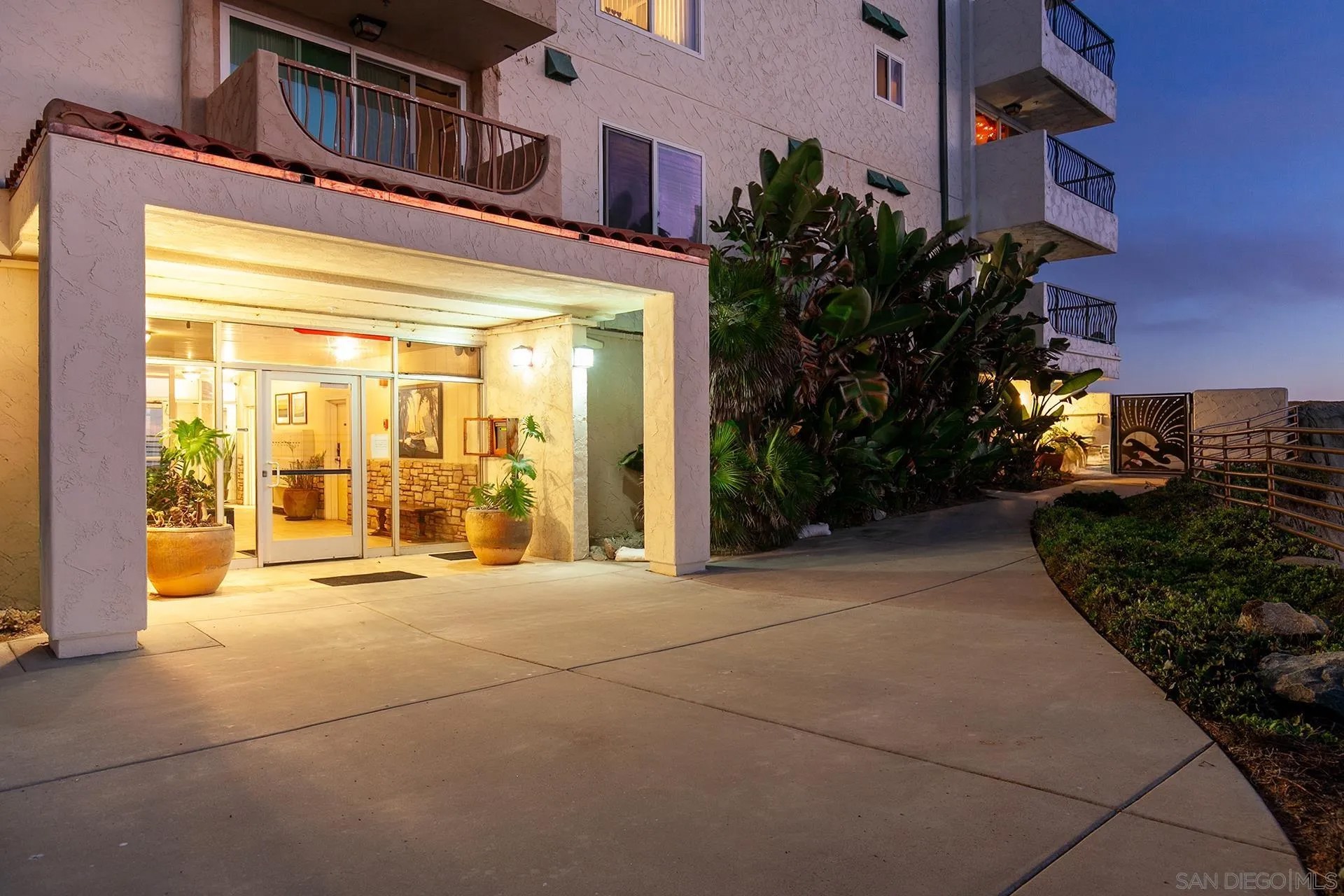 4878 Pescadero Ave 403