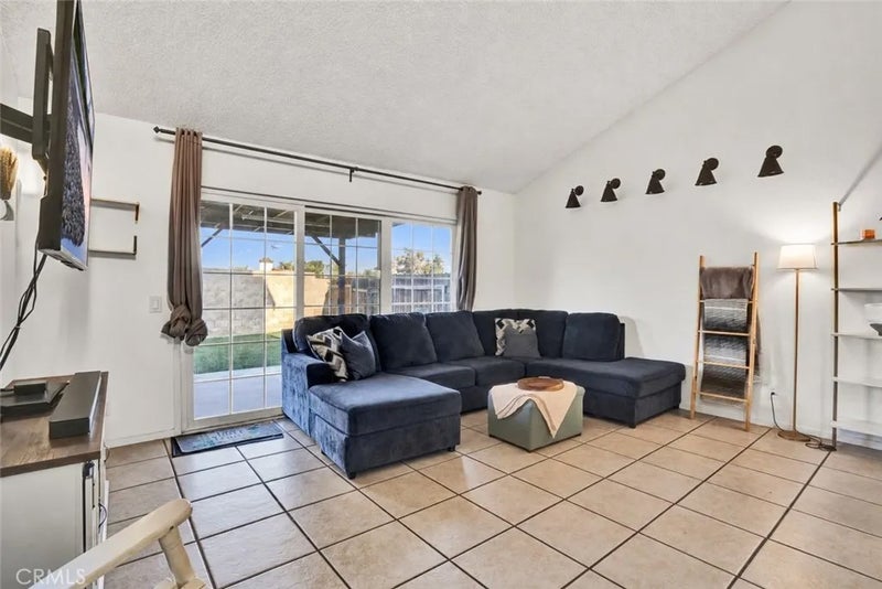 1173 S Cactus