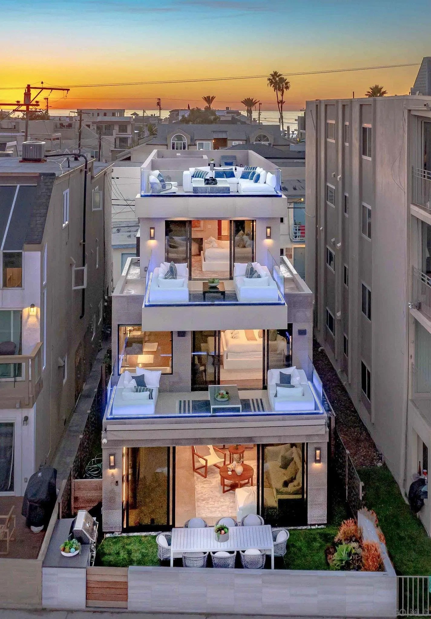 3688 Bayside Walk