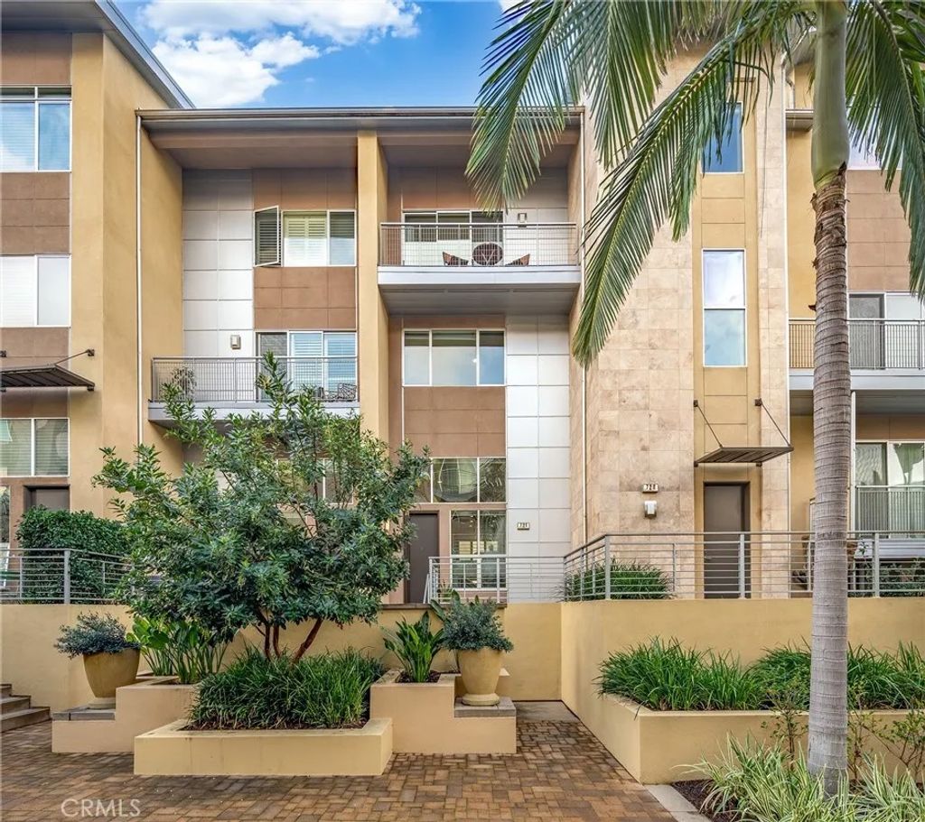 Photo of 726 Rockefeller, Irvine, CA 92612 (MLS # OC26017578)