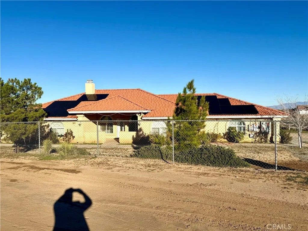 Photo of 8225 Ailanthus Rd, Phelan, CA 92371 (MLS # IG26011217)