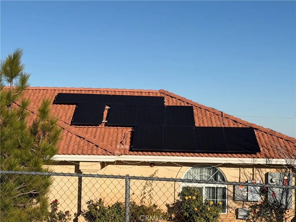 Photo of 8225 Ailanthus Rd, Phelan, CA 92371 (MLS # IG26011217)