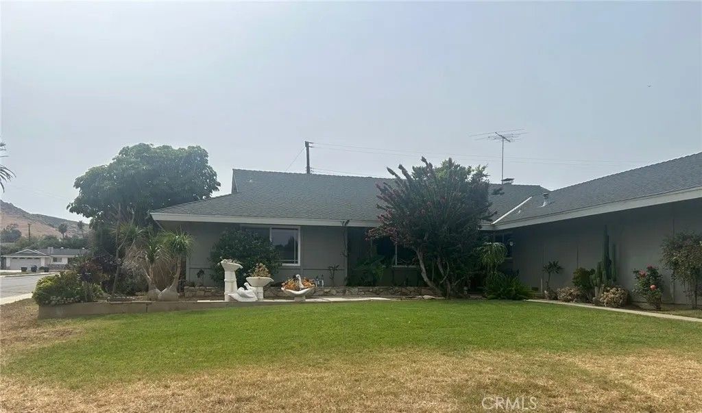 Photo of 5210 Dresden Place, Riverside, CA 92505 (MLS # IG26069586)