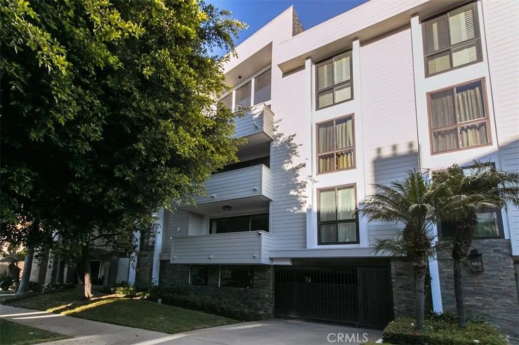 Photo of 1550 Greenfield #202, Los Angeles, CA 90025 (MLS # SR25272748)
