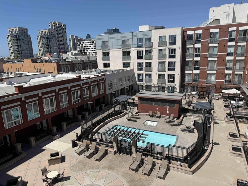 450 J St 6121