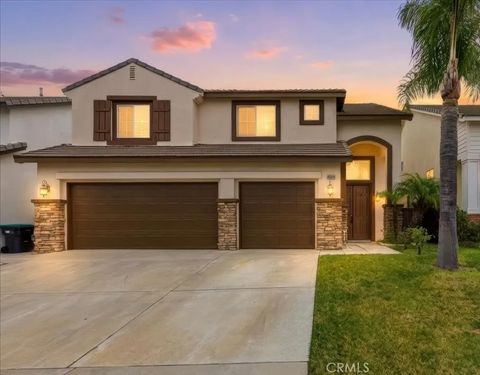 Photo of 39264 Memory Dr, Murrieta, CA 92563 (MLS # SW26032005)