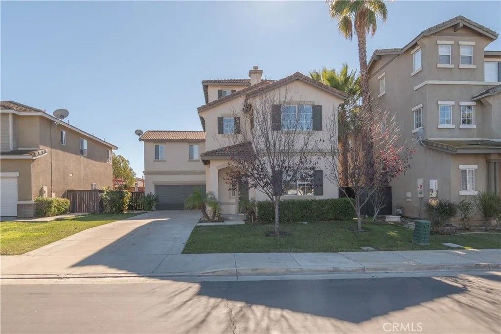 Photo of 39689 Chambray Dr, Murrieta, CA 92563 (MLS # OC25281741)
