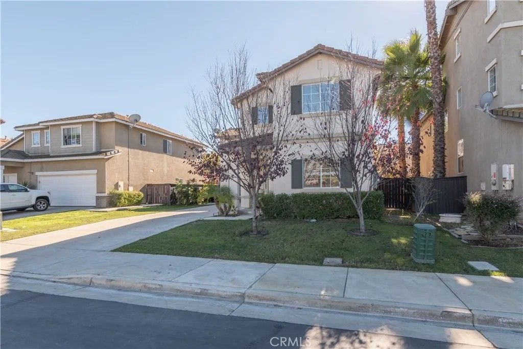 Photo of 39689 Chambray Dr, Murrieta, CA 92563 (MLS # OC25281741)