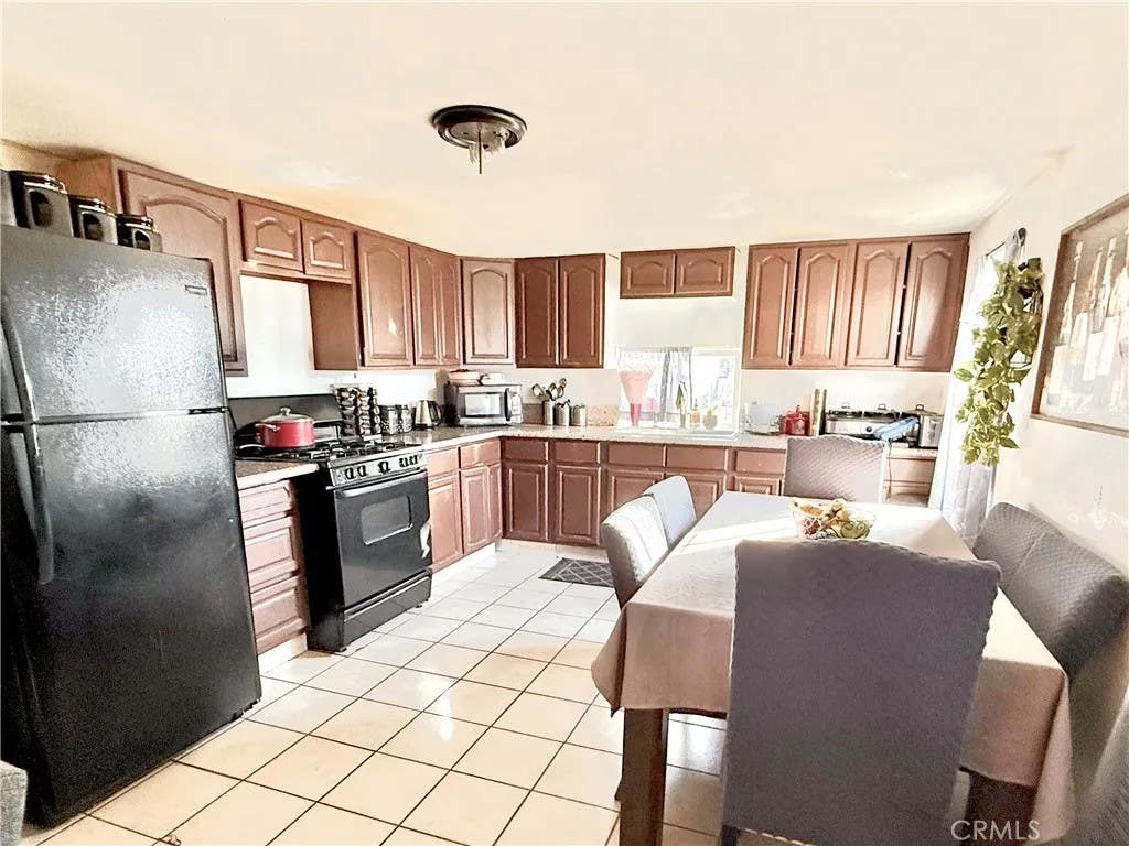 Photo of 2250 W Darby ST #24, San Bernardino, CA 92407 (MLS # OC26166027)