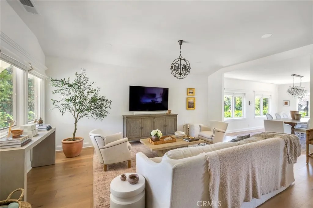 1541 Palos Verdes West