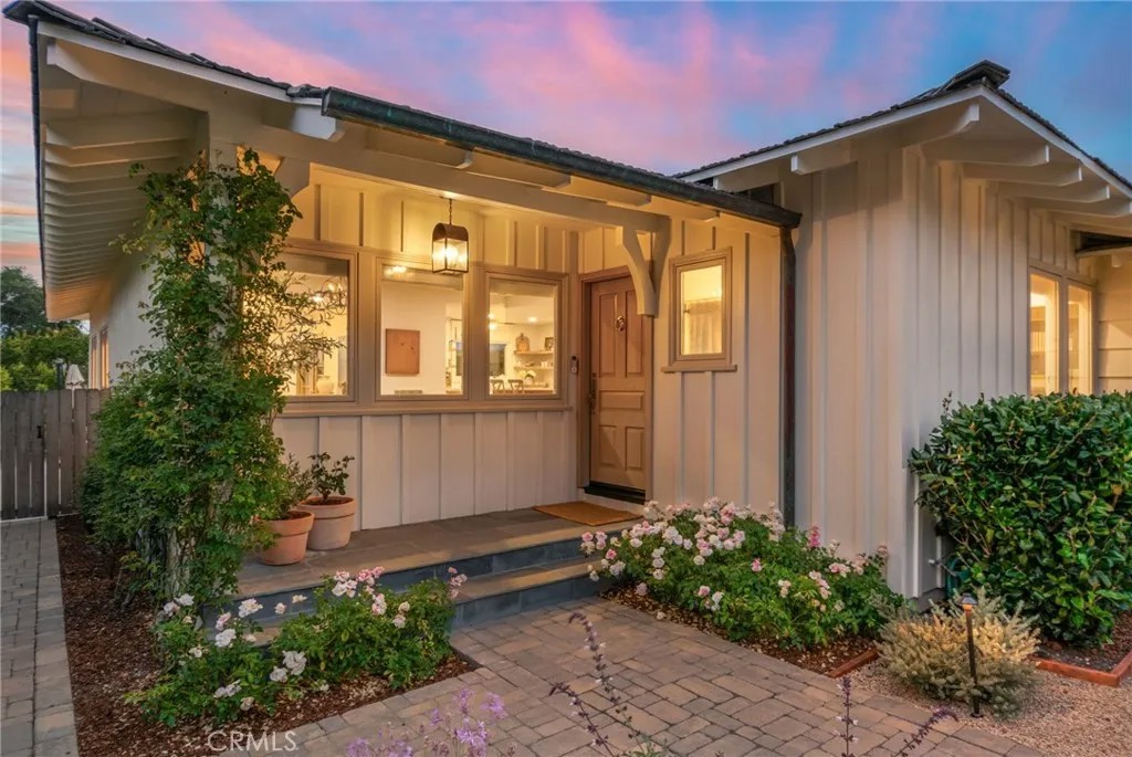 1541 Palos Verdes West