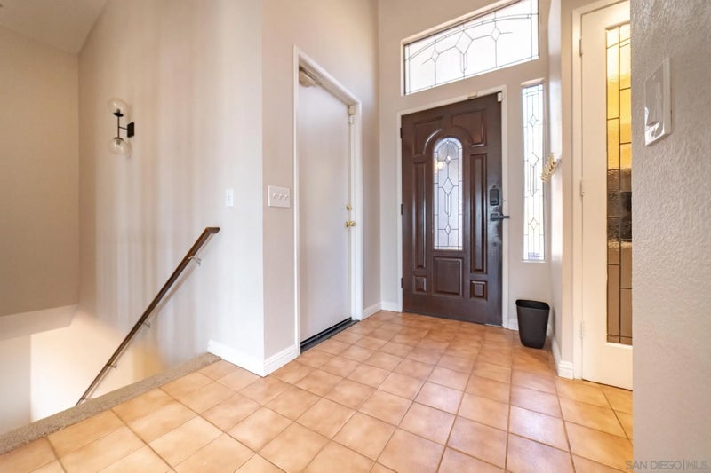 1102 La Mesa