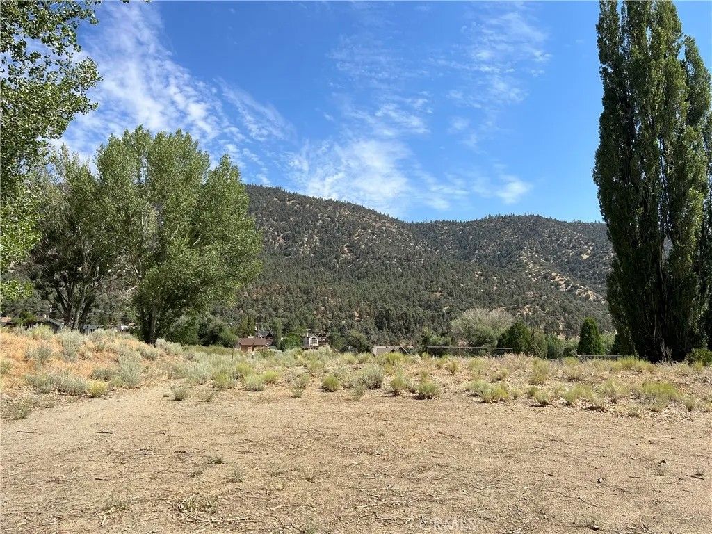 Photo of 2608 Beechwood, Pine Mountain Club, CA 93222 (MLS # SR25271527)