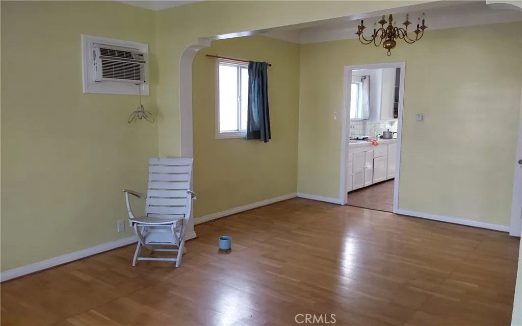 824 W 74th