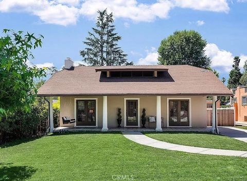 Photo of 977 N Hill Avenue, Pasadena, CA 91104 (MLS # SR25259322)