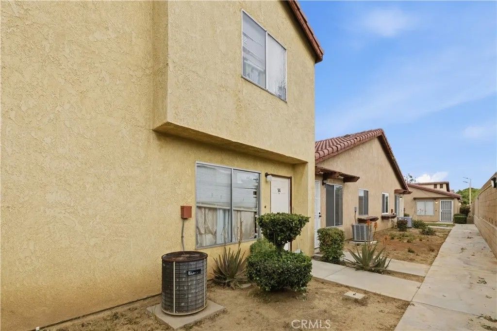 Photo of 1700 E Avenue Q14 #14, Palmdale, CA 93550 (MLS # DW26090372)