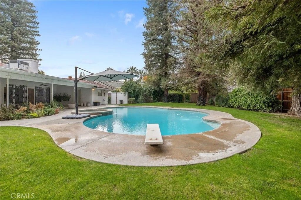 Photo of 2409 Chinon St, Bakersfield, CA 93311 (MLS # DW26000622)