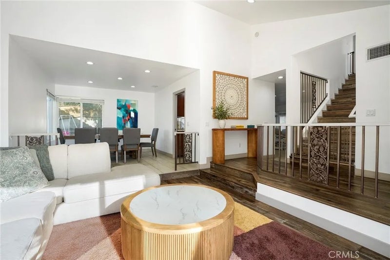 10110 Sunland Boulevard