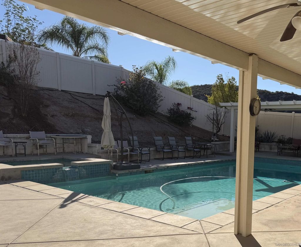 Photo of 39660 Bordeaux Pl, Murrieta, CA 92562 (MLS # 250046023)