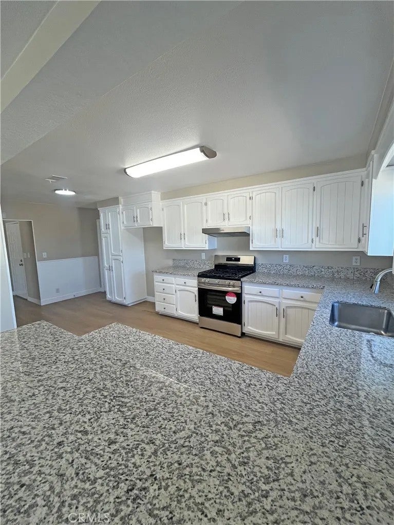 7187 La Habra