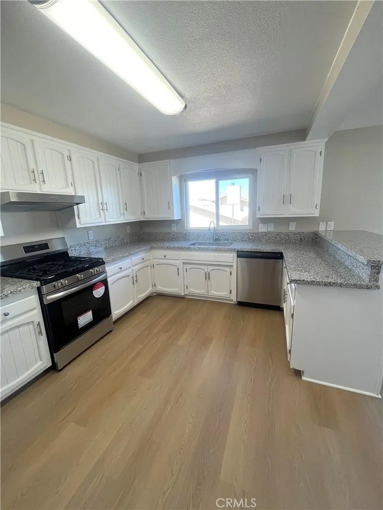 7187 La Habra