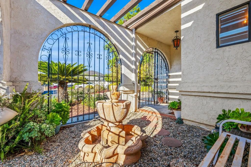 Photo of 1869 Alessandro Trl, Vista, CA 92084 (MLS # 250040624)