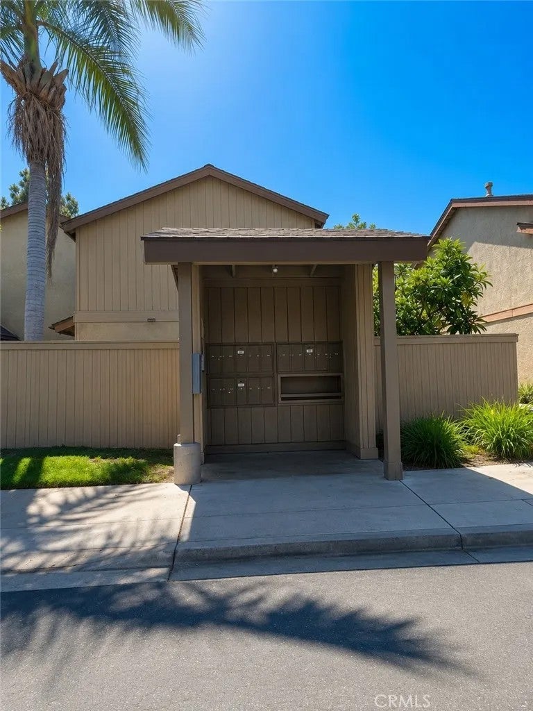 918 S Laurelwood 2