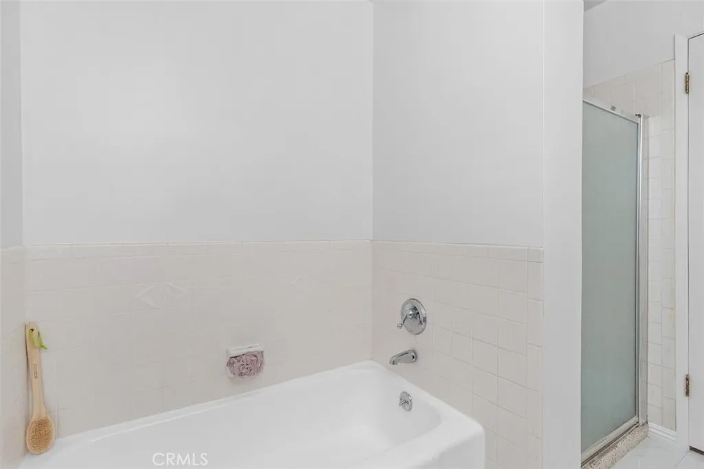 307 N Acacia A