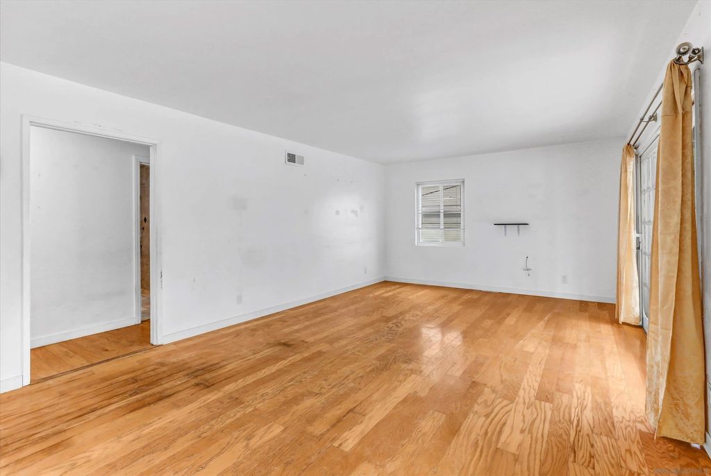 Photo of 414 First Ave, Chula Vista, CA 91910 (MLS # 250042162)