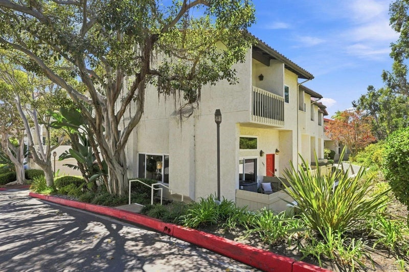 3982 La Jolla Village Dr