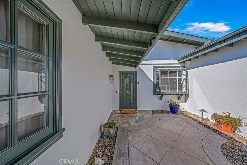 17151 Treehaven