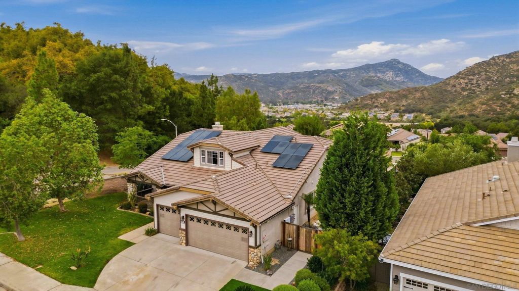 Photo of 3204 Meadow Creek, Escondido, CA 92027 (MLS # 260007598)