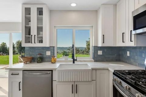 Tiny photo for 201 Meadow Vista Way, Encinitas, CA 92024 (MLS # NDP2600561)