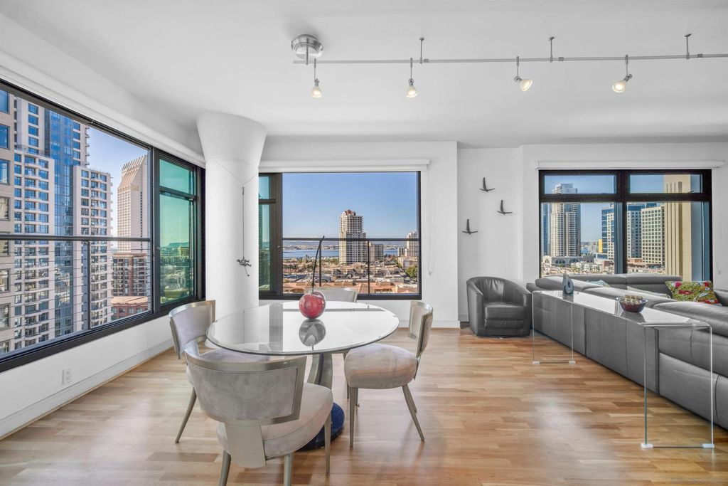 Photo of 645 Front St #1506, San Diego, CA 92101 (MLS # 2600128)