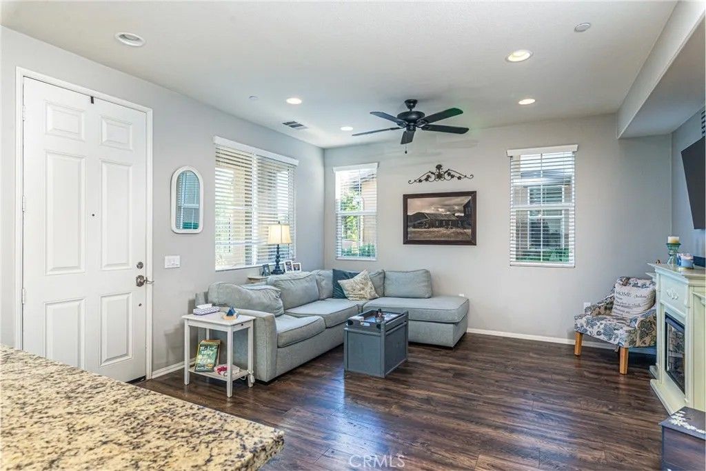 Photo of 40995 Belleray Ave, Murrieta, CA 92562 (MLS # SW26063610)