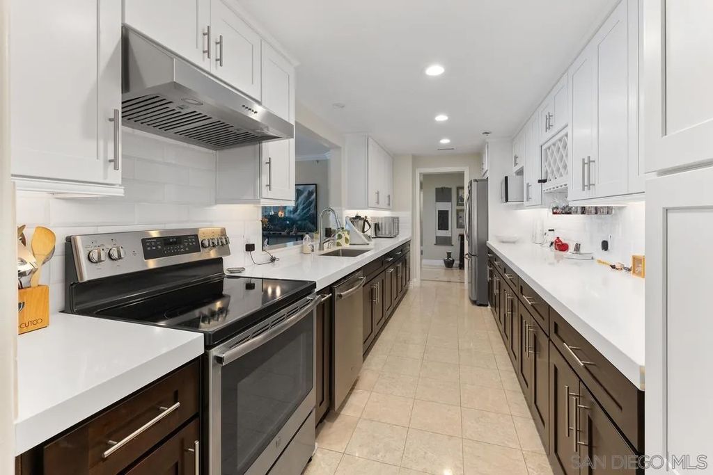 Photo of 3890 Nobel Dr #1604/05, San Diego, CA 92122 (MLS # 260009920)