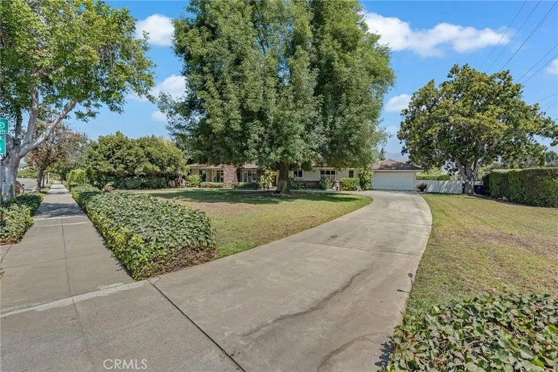 205 W Longden