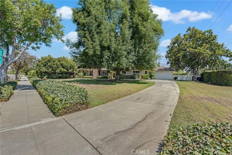 205 W Longden