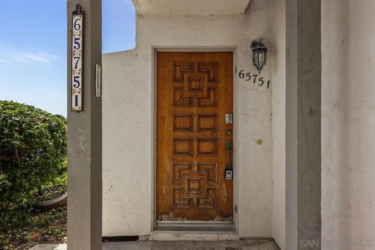 6575 Paseo Del Norte Unit I