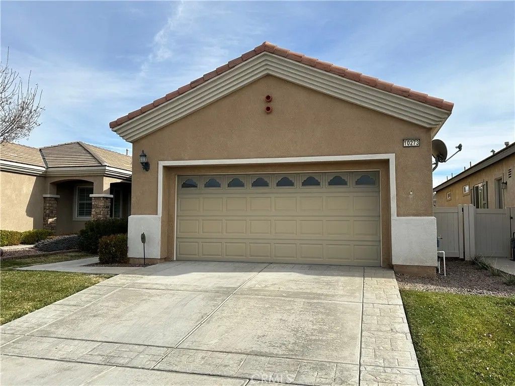 Photo of 10273 Wascana Lane, Apple Valley, CA 92308 (MLS # HD25239127)