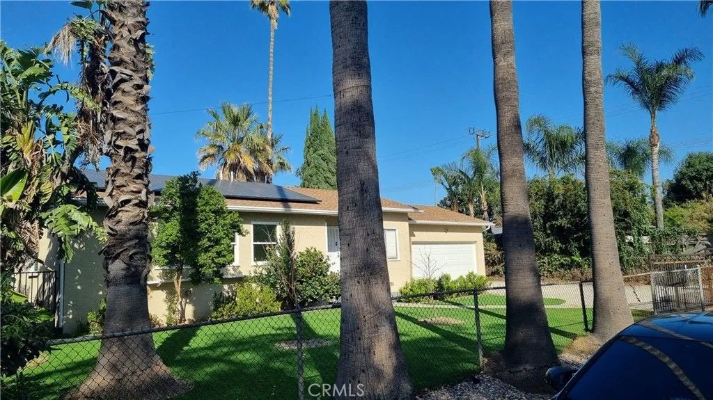 Photo of 14711 Gledhill, Panorama City, CA 91402 (MLS # SR26024087)